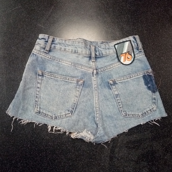 🌈Top Shop Moto Badge  Denim Mom Shorts - Picture 6 of 6
